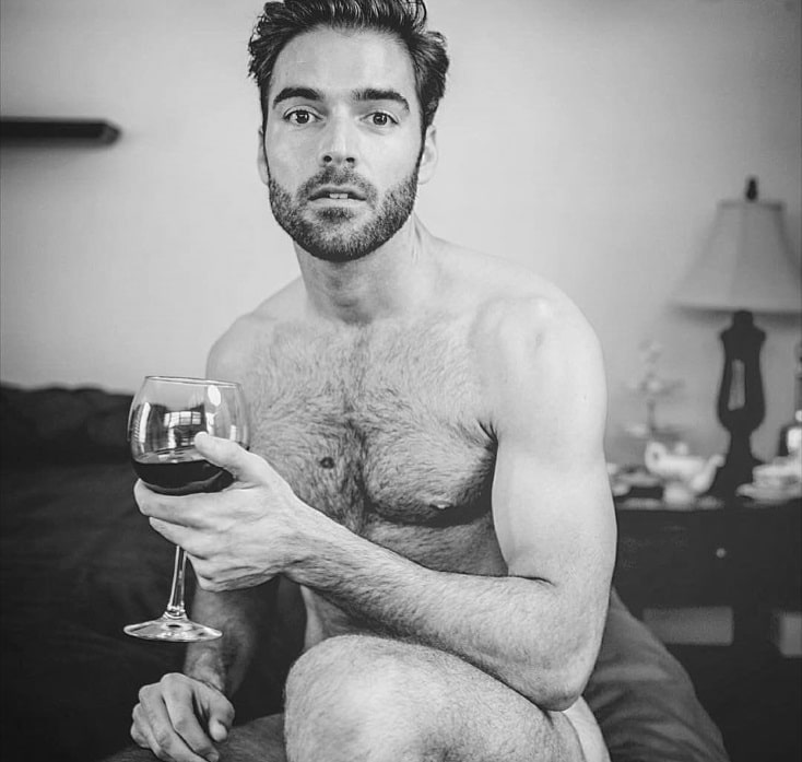 Der Captain liebt Quatsch und manchmal erklärt er dabei auch ein bisschen Hintergrundwissen. Zum Beispiel die wichtigsten Begriffe aus dem Deutschen Weingesetz in Bildern - gendergerecht sortiert. Klick → hier.