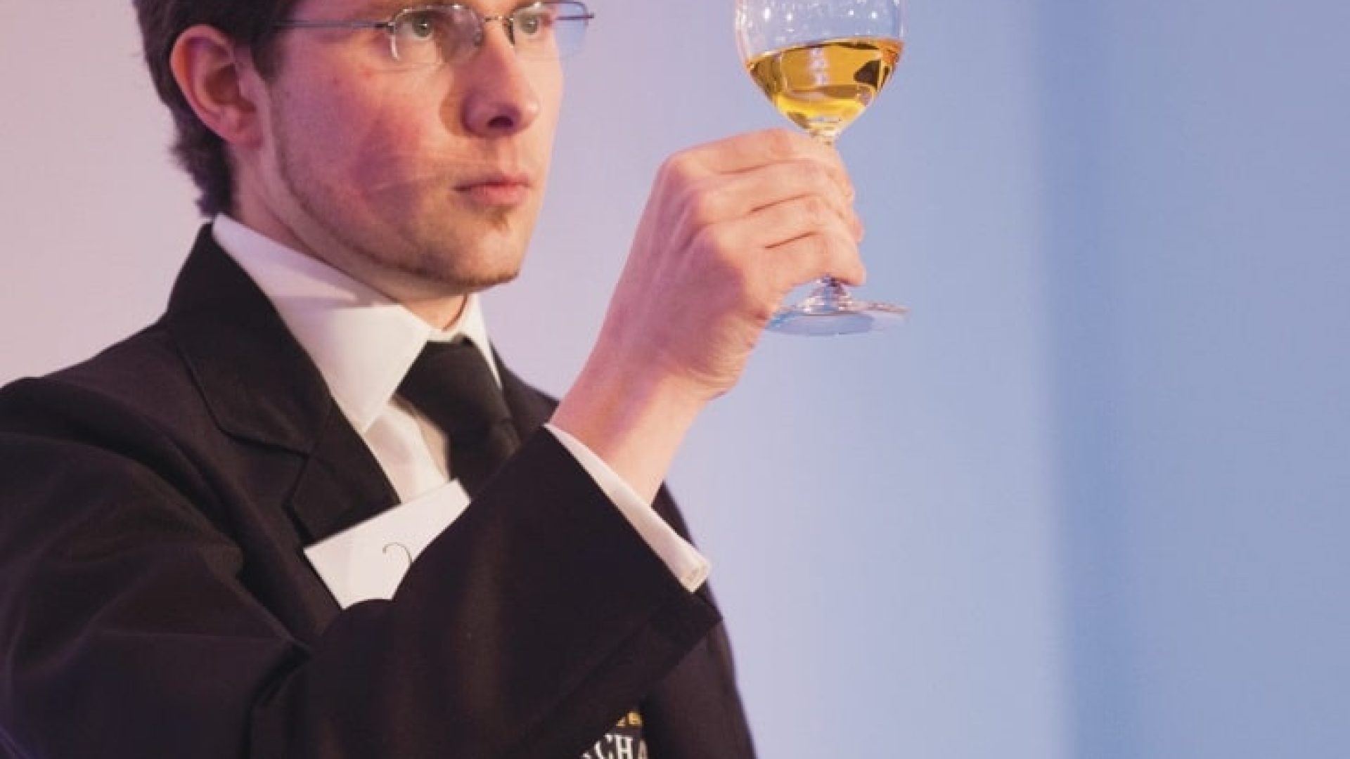 Wie verkostet man Wein wie ein Profi?